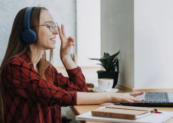 Plea for FlexOffice and the Third Workspace as an alternative to head office and home office