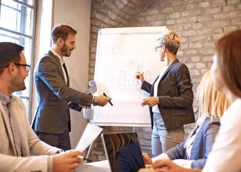 Effektive Meetings: Meeting-Arten, Ziele von Meetings und ihre Vorteile